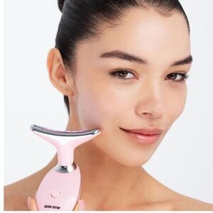 Skin Gym LITLIFT LED Sculpt Vibrating Red Blue Light Facial in Pink